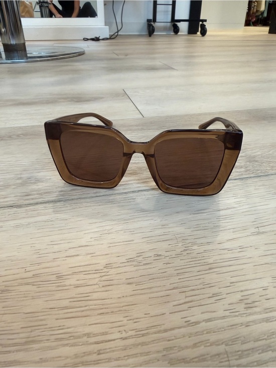Accessories - Stylish Brown Square Women’s Sunglasses